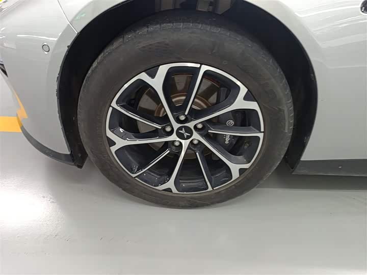 Фото 23 - XPeng P7