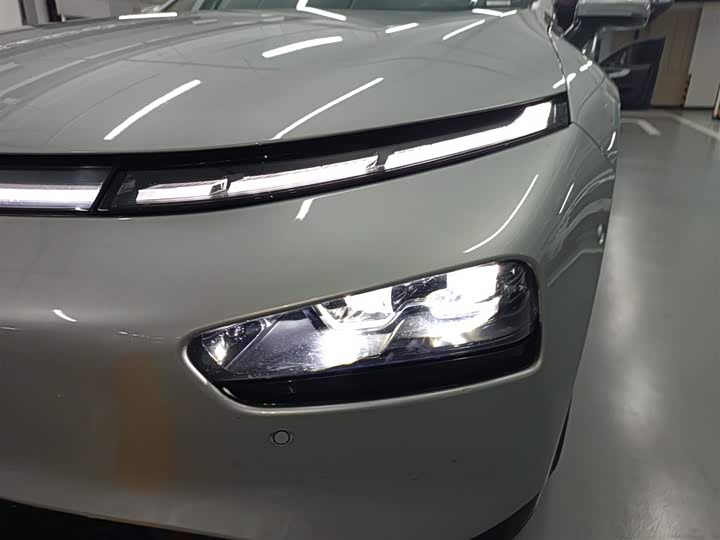 Фото 24 - XPeng P7