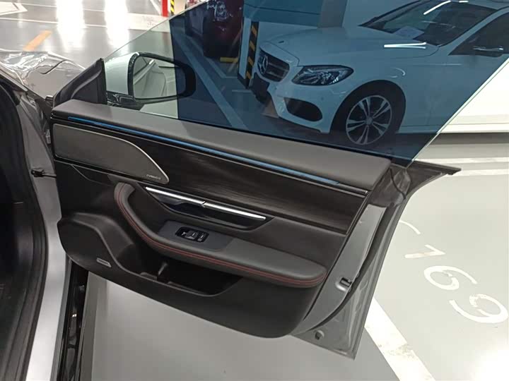 Фото 26 - XPeng P7