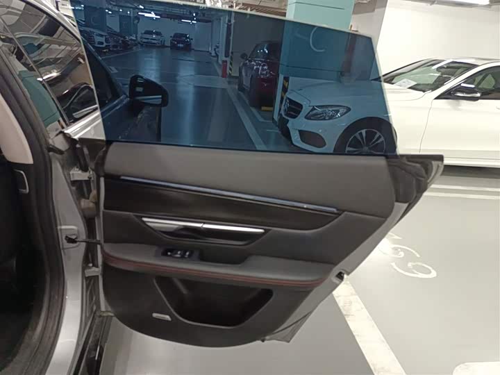 Фото 27 - XPeng P7