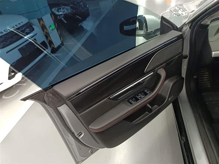 Фото 28 - XPeng P7