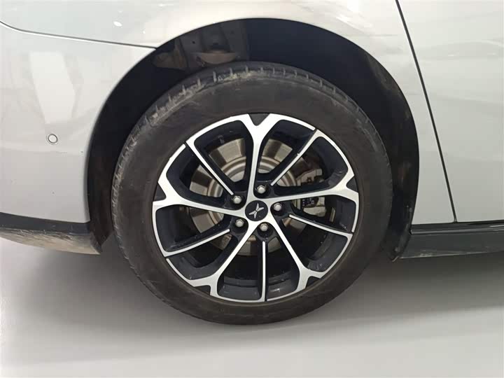 Фото 30 - XPeng P7