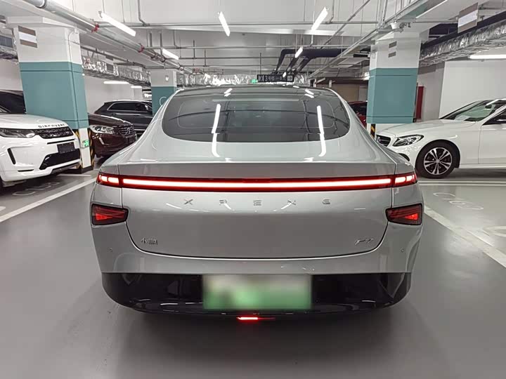 Фото 6 - XPeng P7