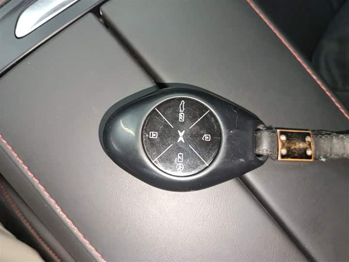 Фото 9 - XPeng P7