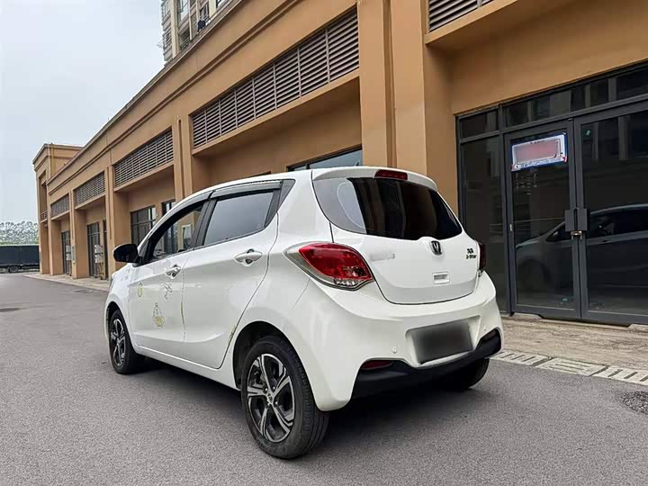 Фото 9 - Changan BenBen E-Star