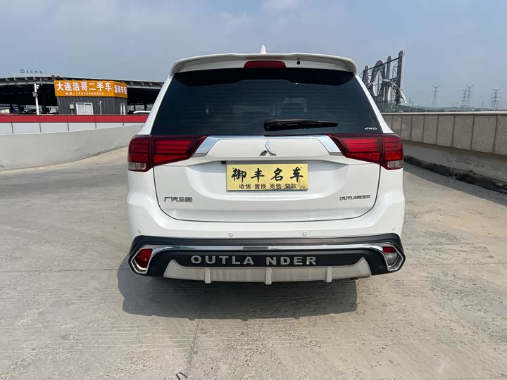 Фото 5 - Mitsubishi Outlander