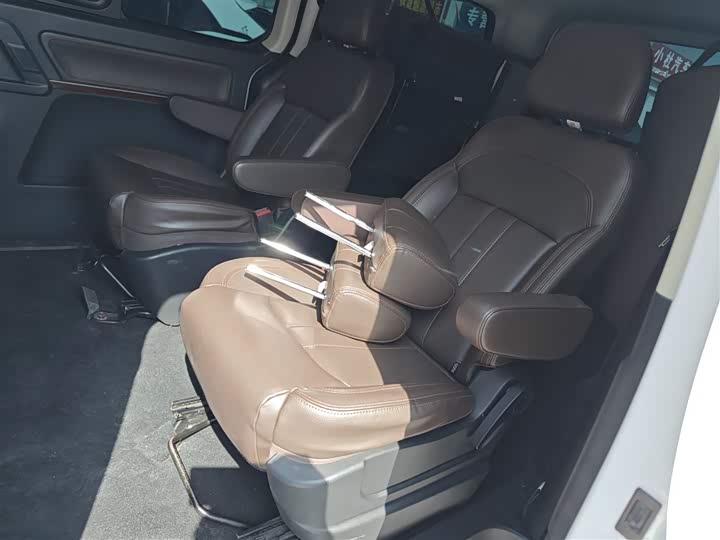 Фото 10 - Dongfeng Forthing Lingzhi Plus