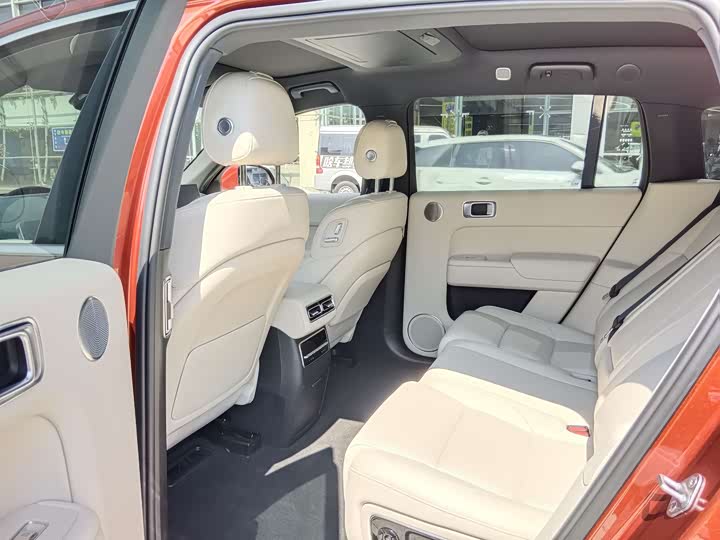 Фото 10 - LiXiang L7