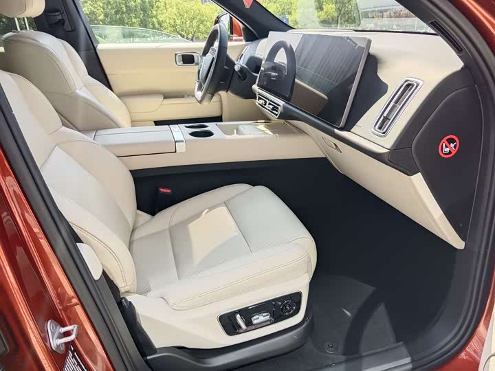 Фото 12 - LiXiang L7