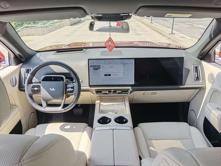 Фото 13 - LiXiang L7