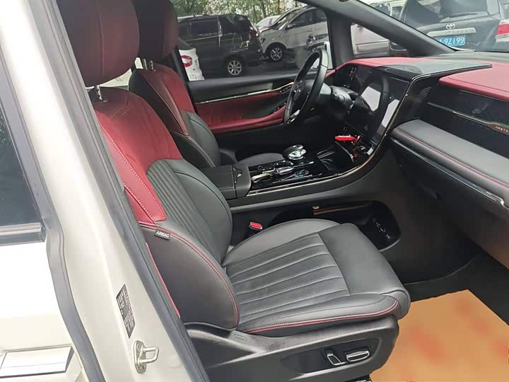 Фото 25 - GAC Trumpchi M8