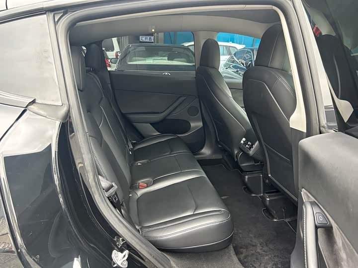 Фото 10 - Tesla Model Y