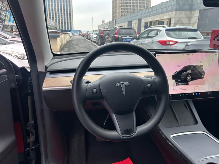 Фото 6 - Tesla Model Y