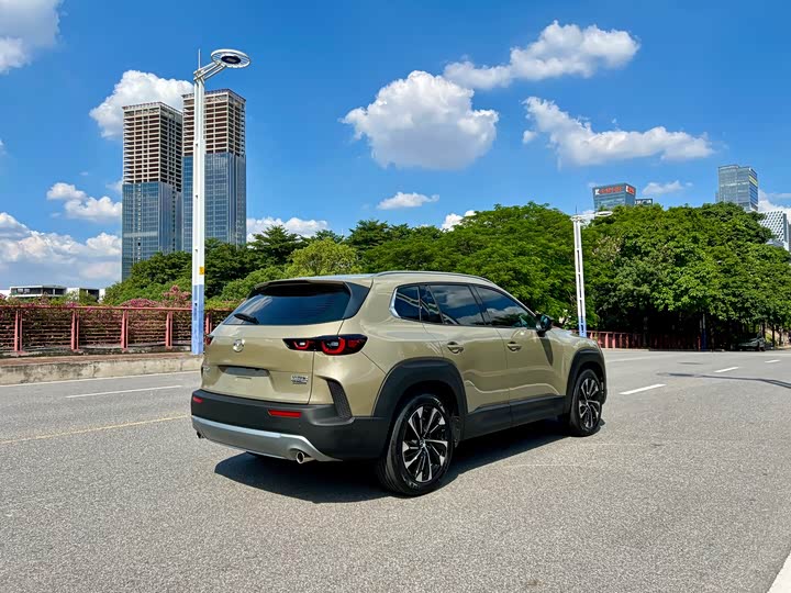 Фото 34 - Mazda CX-50