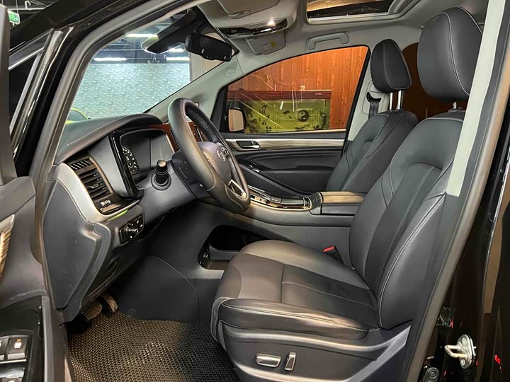 Фото 4 - GAC Trumpchi M8