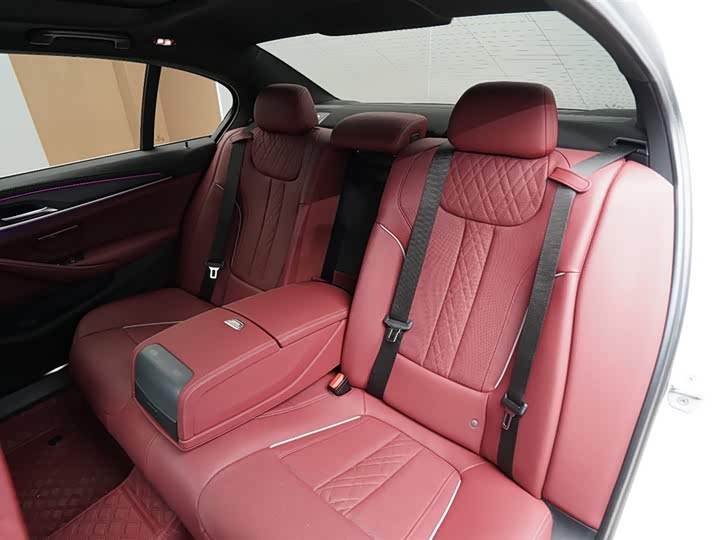 Фото 13 - BMW 5 Series