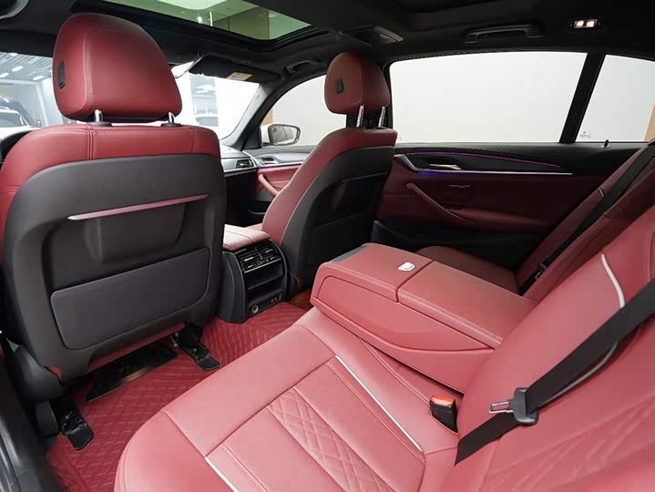 Фото 14 - BMW 5 Series