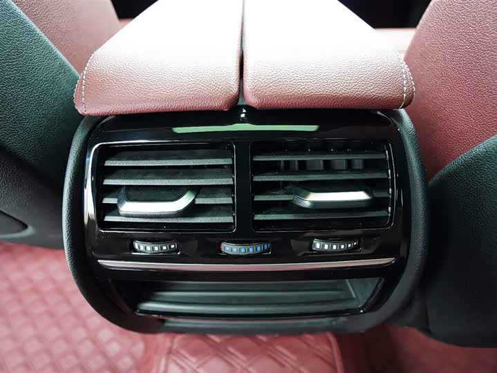 Фото 16 - BMW 5 Series