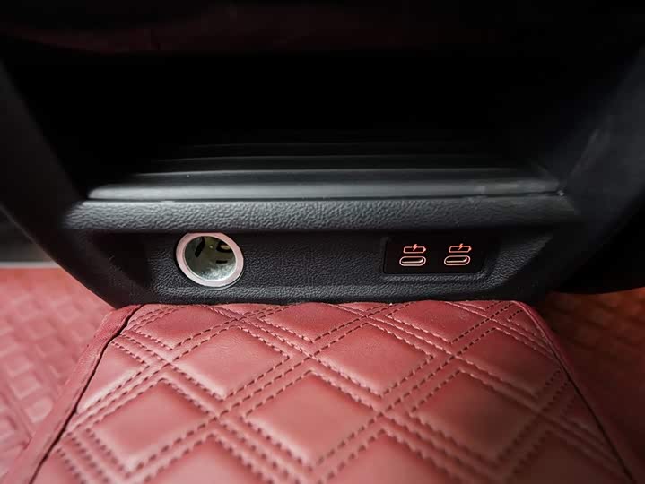 Фото 17 - BMW 5 Series