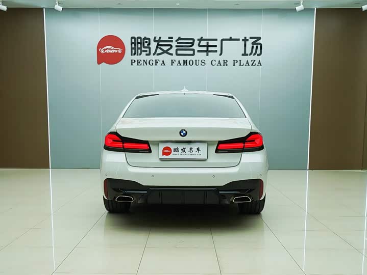 Фото 18 - BMW 5 Series