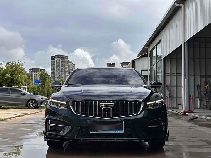 Фото 2 - Geely Preface