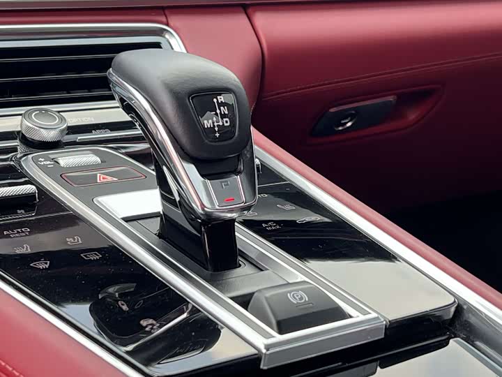 Фото 14 - Porsche Panamera