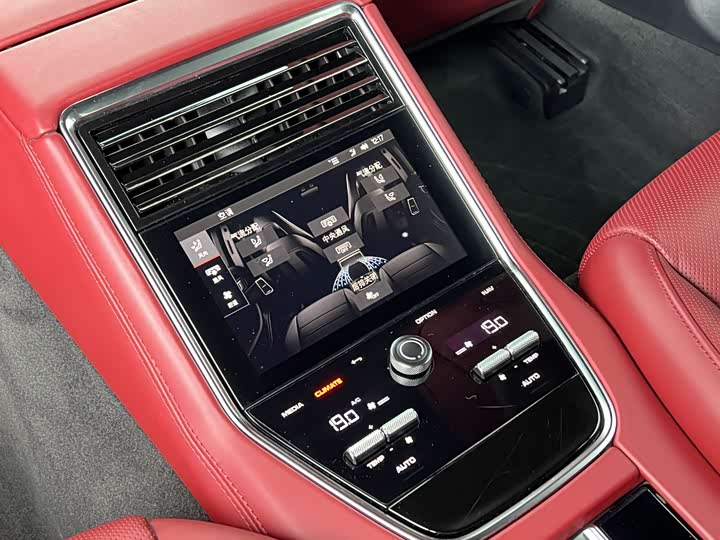 Фото 18 - Porsche Panamera