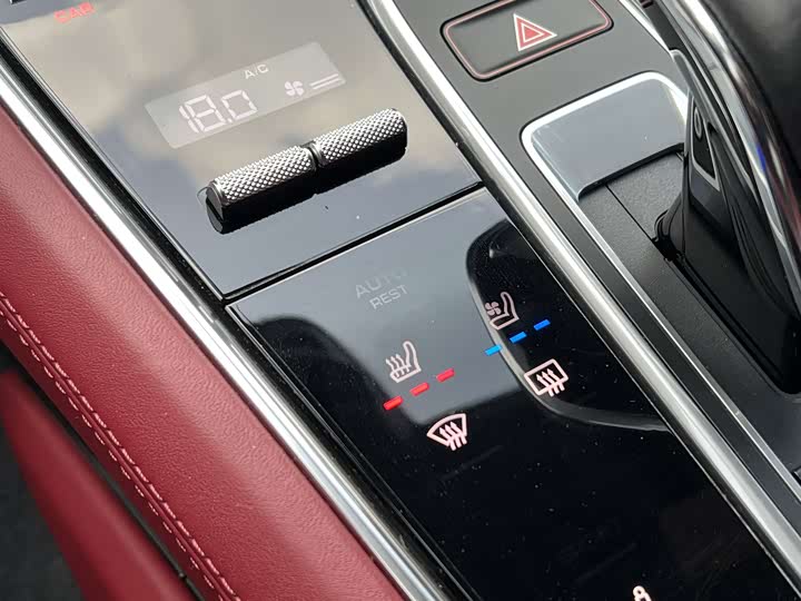 Фото 20 - Porsche Panamera