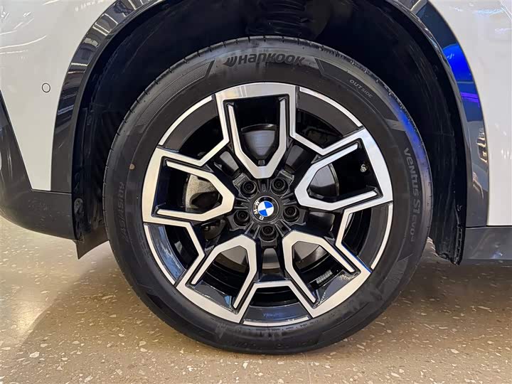 Фото 11 - BMW X1