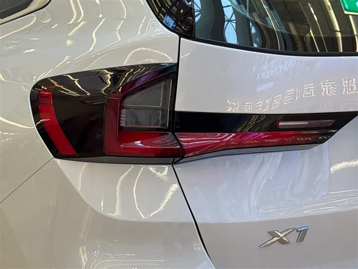 Фото 12 - BMW X1