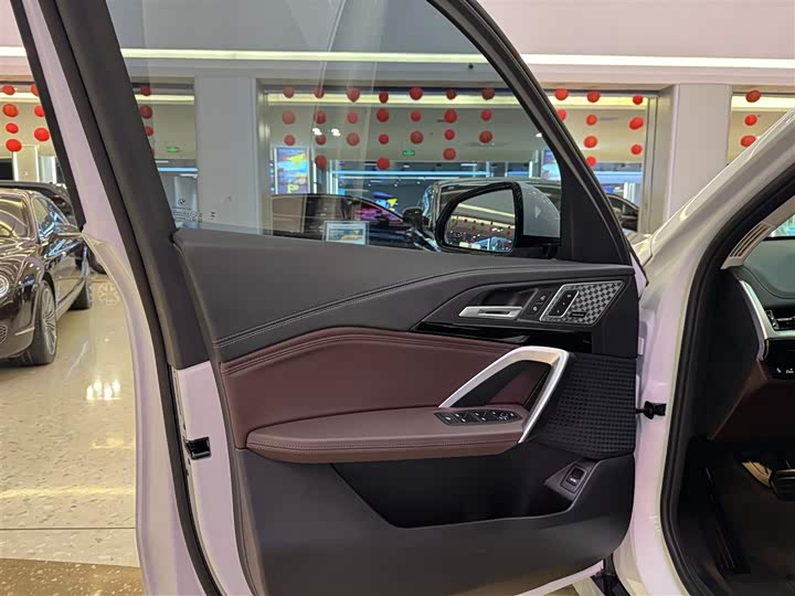 Фото 13 - BMW X1