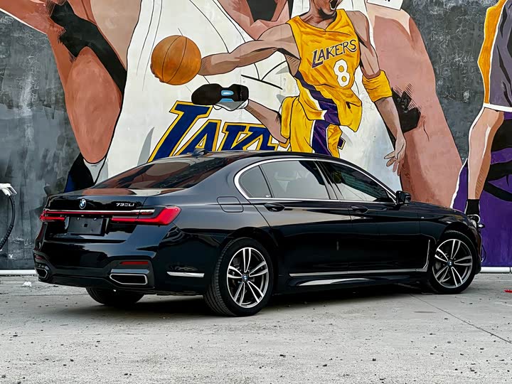 Фото 4 - BMW 7 Series