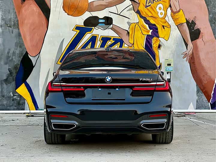 Фото 5 - BMW 7 Series