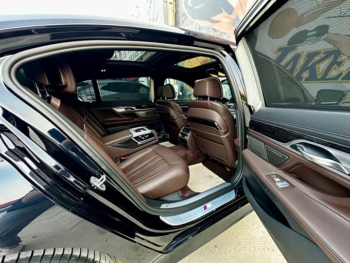 Фото 6 - BMW 7 Series