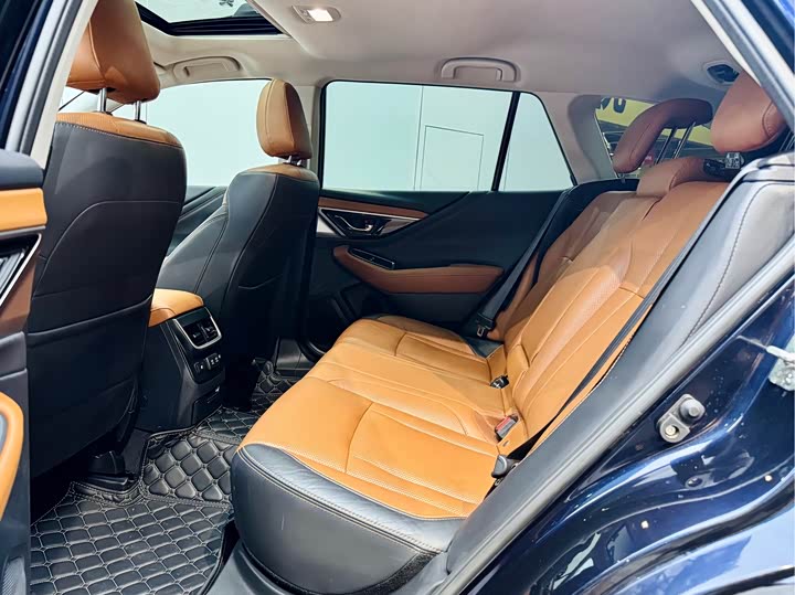 Фото 10 - Subaru Outback