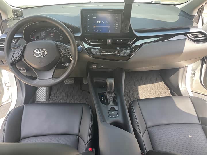 Фото 12 - Toyota Izoa