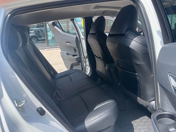 Фото 14 - Toyota Izoa