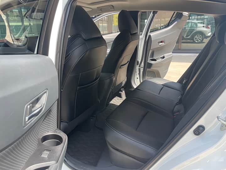 Фото 9 - Toyota Izoa