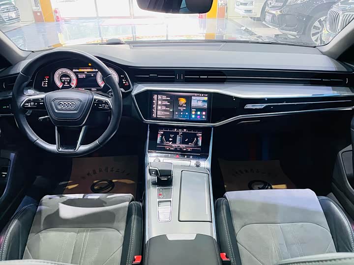 Фото 5 - Audi A6L