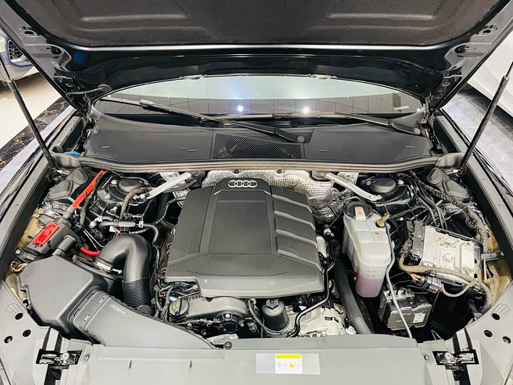 Фото 8 - Audi A6L