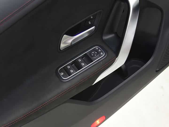 Фото 10 - Mercedes-Benz CLA-Class