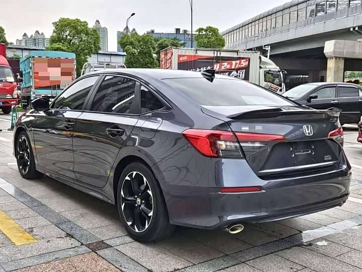 Фото 8 - Honda Civic