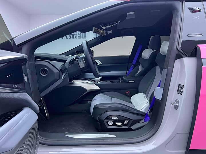 Фото 10 - HiPhi Z