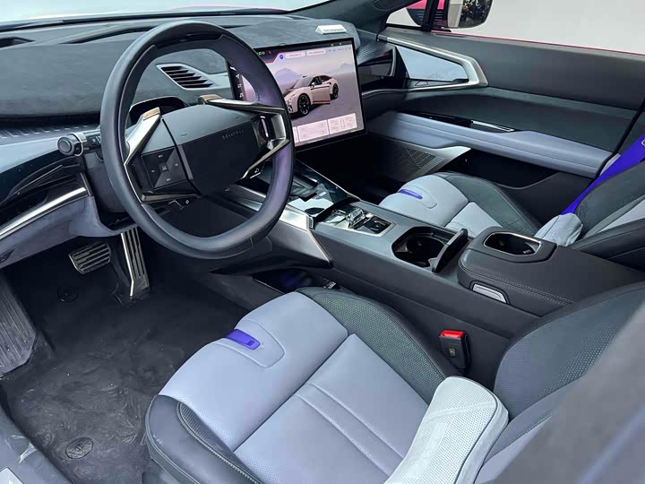 Фото 11 - HiPhi Z