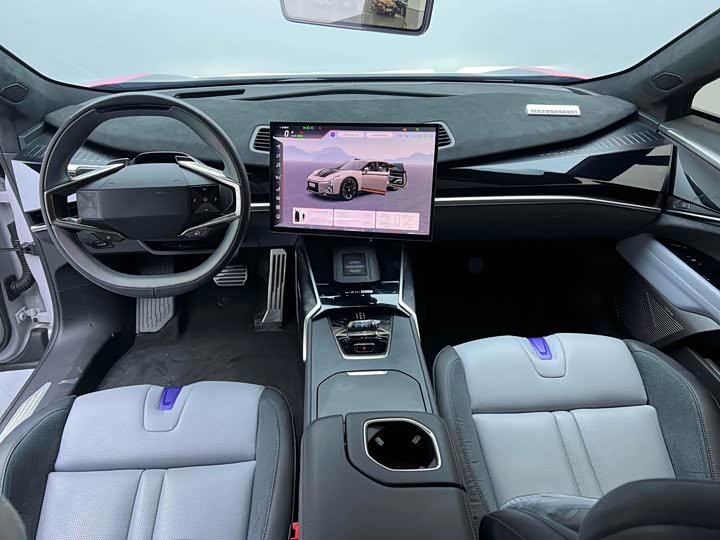 Фото 13 - HiPhi Z