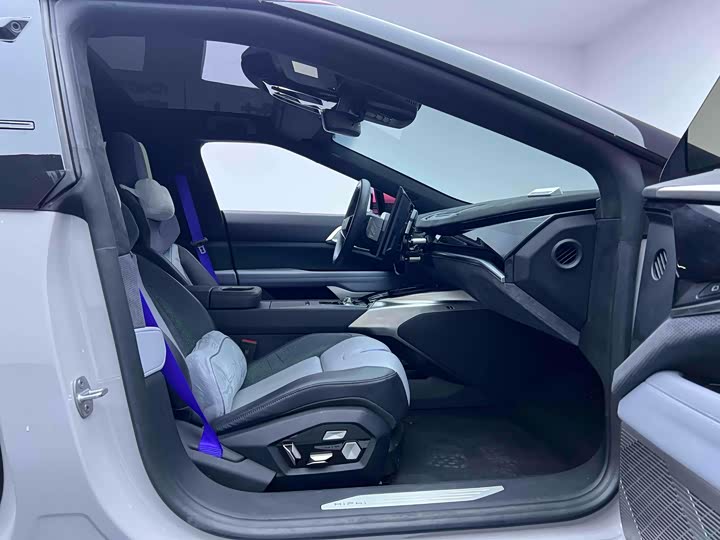 Фото 15 - HiPhi Z