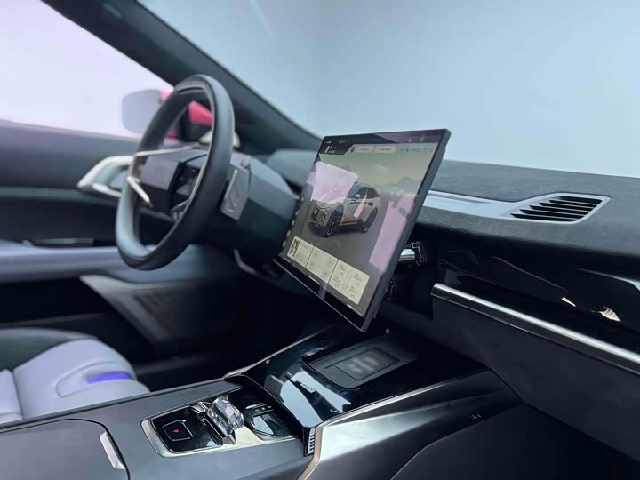 Фото 16 - HiPhi Z