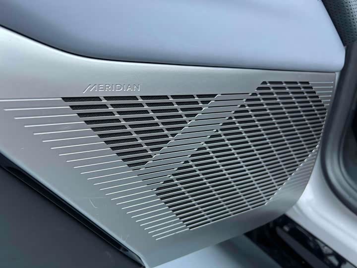 Фото 24 - HiPhi Z