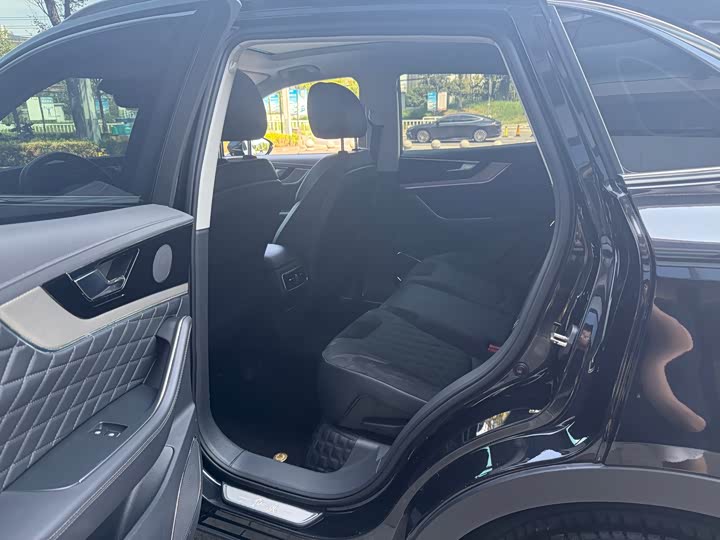 Фото 5 - Hongqi HS5