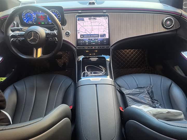 Фото 13 - Mercedes-Benz EQE